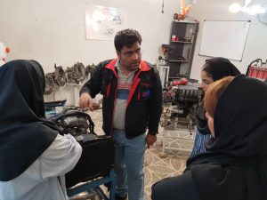 تدریس دوره آموزش مکانیک خودرو ویژه ی بانوان