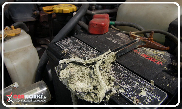 لک های سفید روی باتری یا سولفات زدن باتری