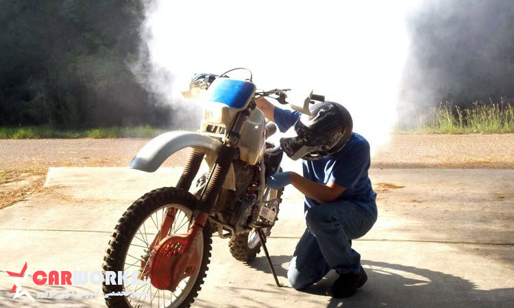 علت روغن سوزی در موتور سیکلت چیست و راه حل رفع آن