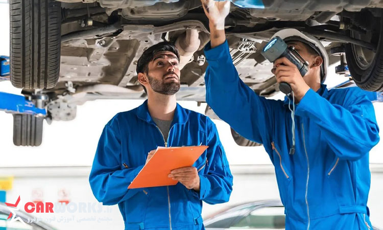 چه زمانی باید به تعمیرکار مراجعه کنیم؟ نشانه‌ها و راهنمایی‌های مهم