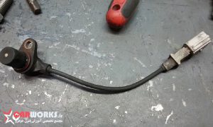 چرا عقربه دور موتور پراید از کار می‌افتد؟ بررسی کامل دلایل فنی، الکتریکی و راهکارهای عملی برای رفع مشکل