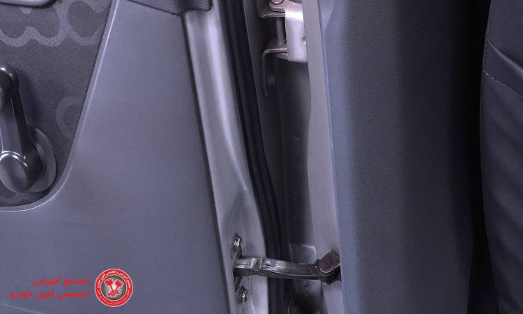 تکنیک‌ های تنظیم رگلاژ درب خودرو و اهمیت استفاده از آن